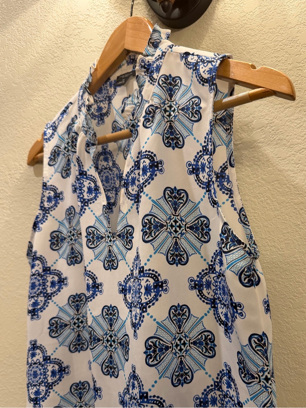 Ann Taylor White Sleeveless Blouse with Blue Tile Motif